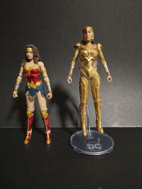 DC Comics Multiverse Wonder Woman Mattel & 1984 Golden Armor McFarlane + Stand